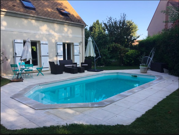 louer une maison avec piscine a roissy